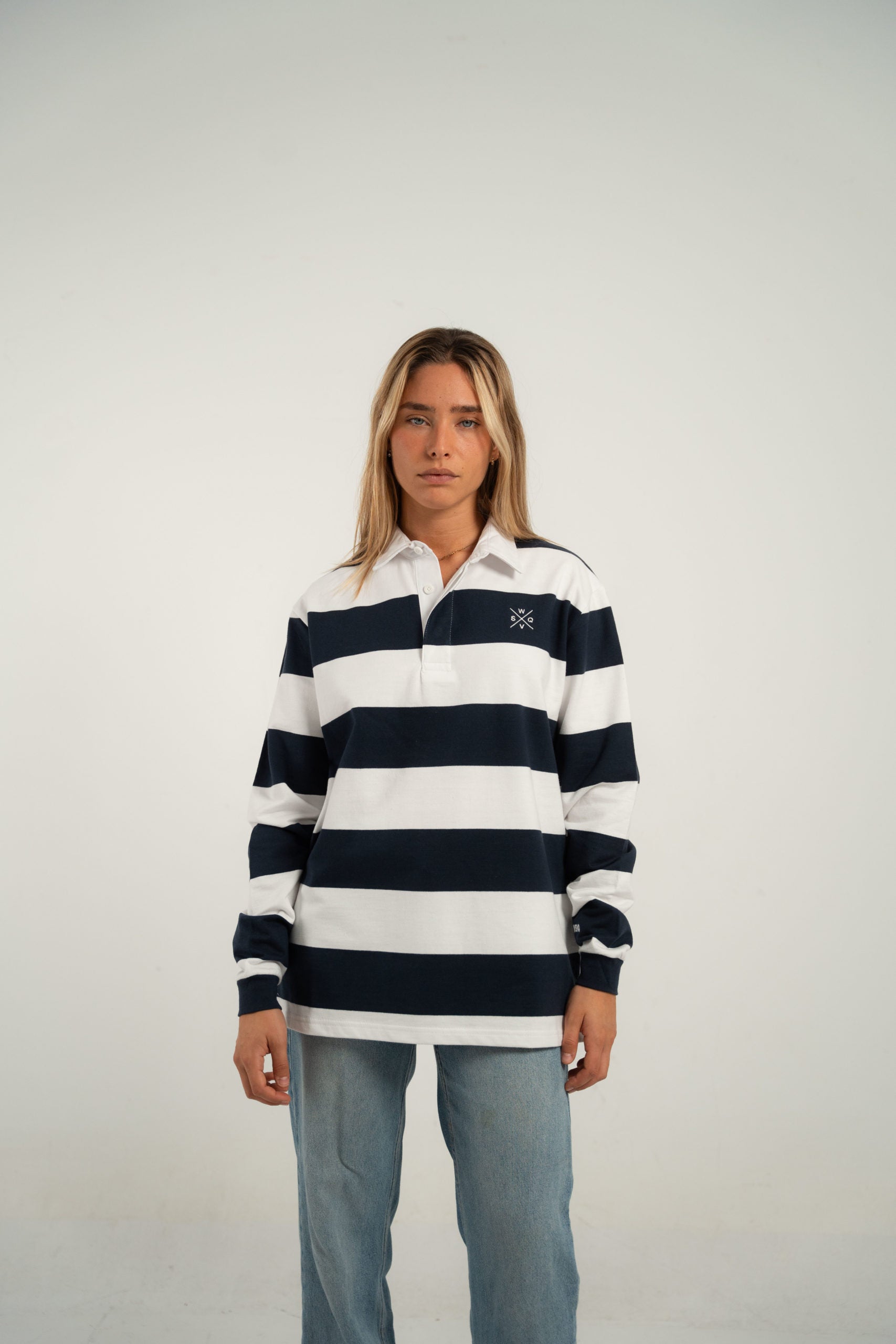 Polo de rayas azul marino y blanco wearings